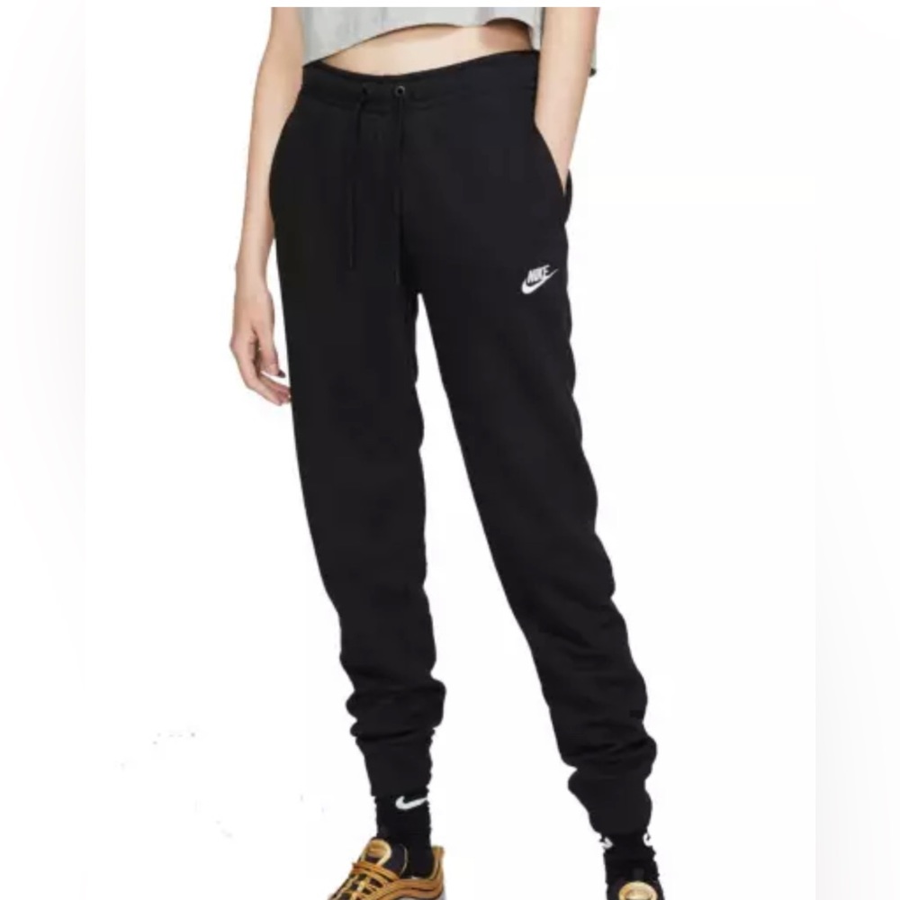 NWT Nike Women's Essential Fleece Jogger Pants